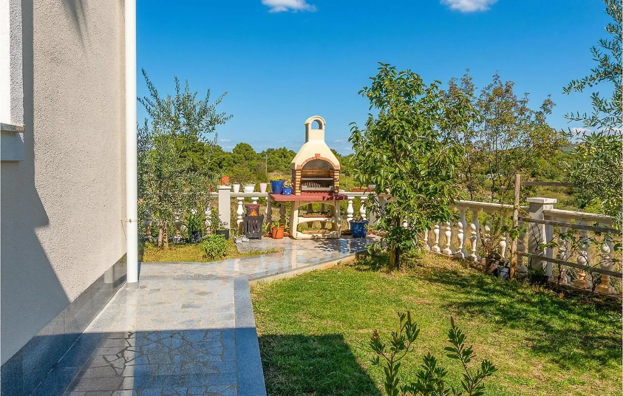 Amazing Apartment In Buje With Wifi 0*,  Kroatien
