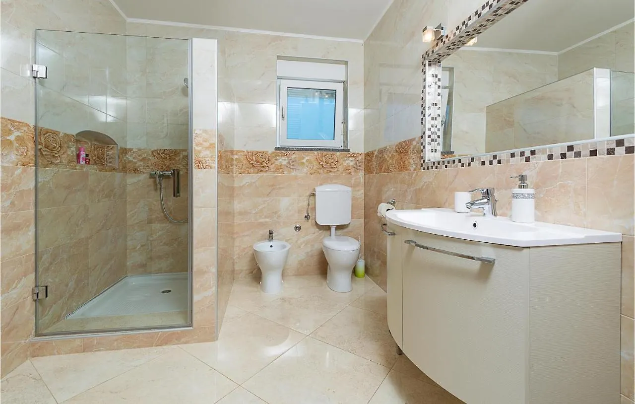 Amazing Apartment In Buje With Wifi 0*,