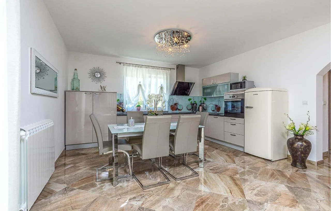 Amazing Apartment In Buje With Wifi Хорватия